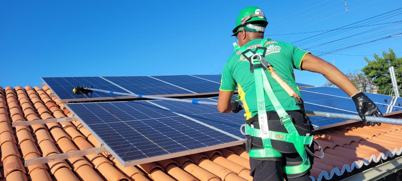 Limpeza de Placa Solar